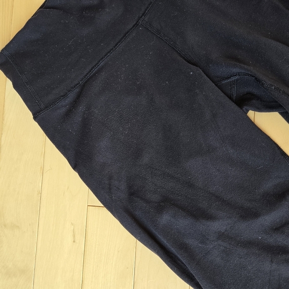 Lululemon Black Cropped Size 4 - Picture 2 of 5